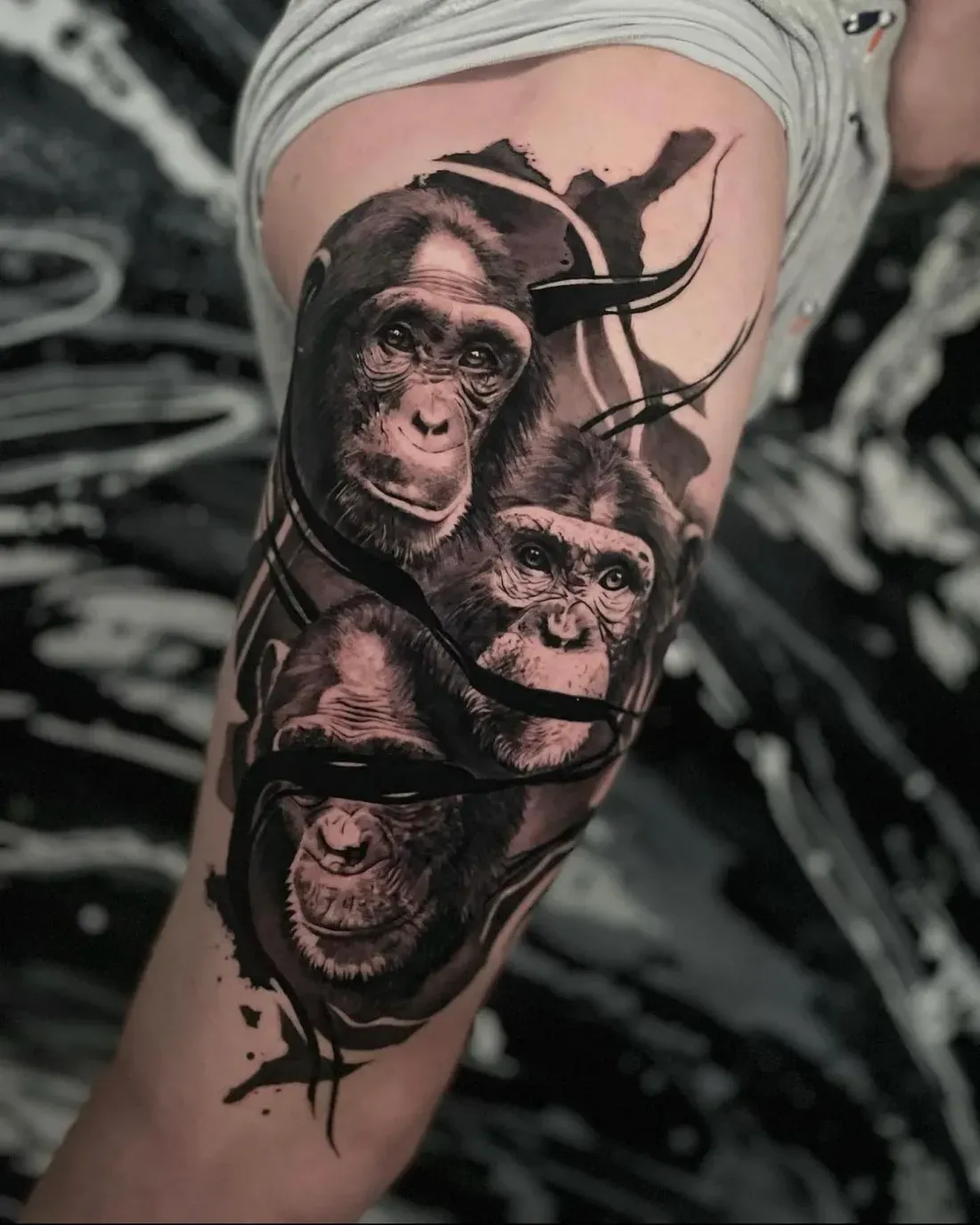 Realistisches Schimpansen-Tattoo aus dem LAKIMII Studio Berlin